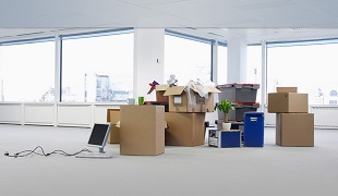 cegek-irodak-koltoztetese